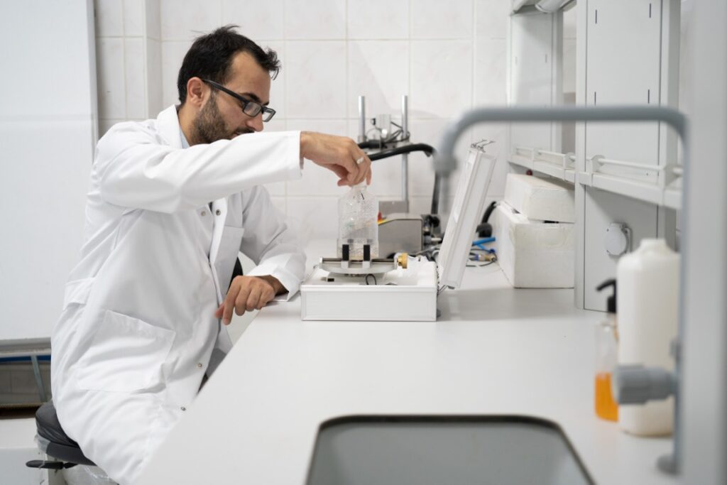 Pumps testing laboratory in Afkar Factory