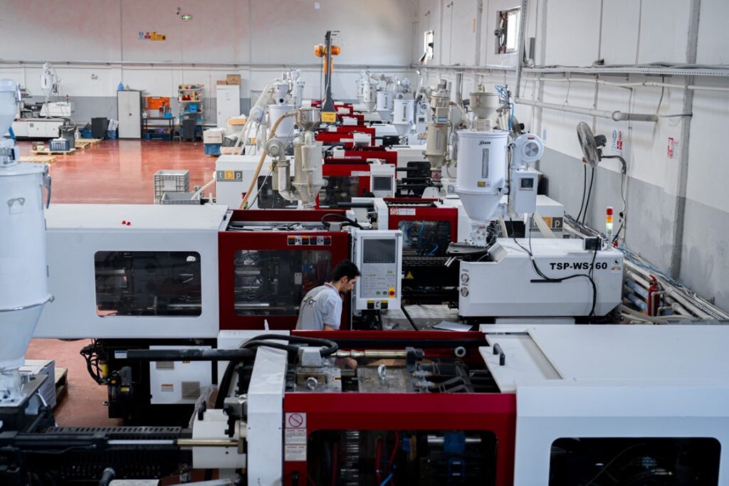 Afkar factory plastic injection mold and montage division (16)